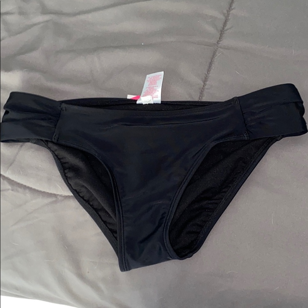 black baithing suit bottoms